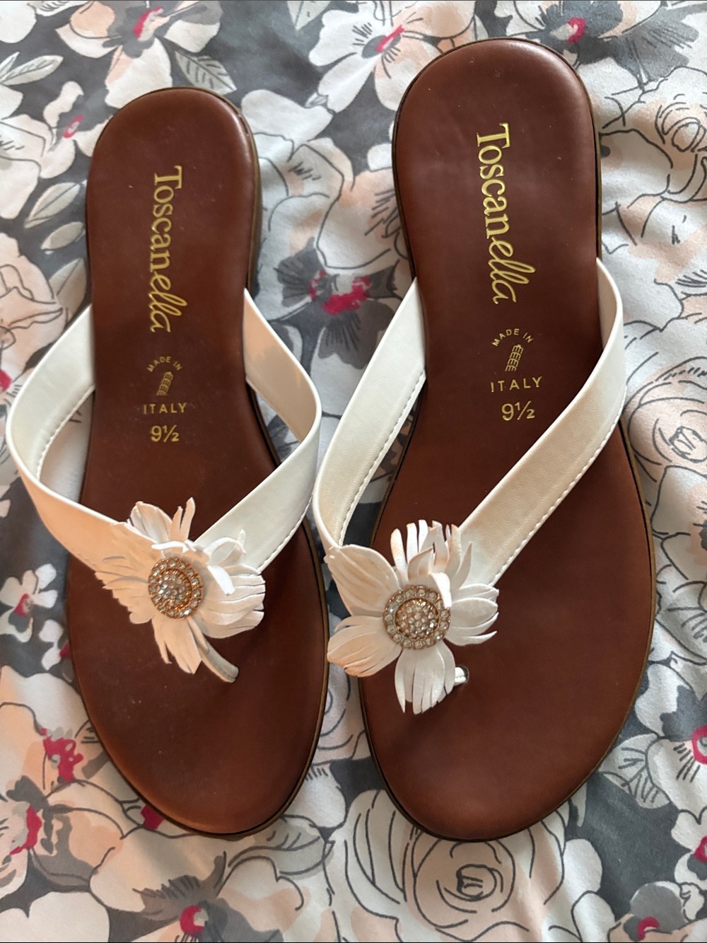 Toscanella White Floral Leather Thong Sandals